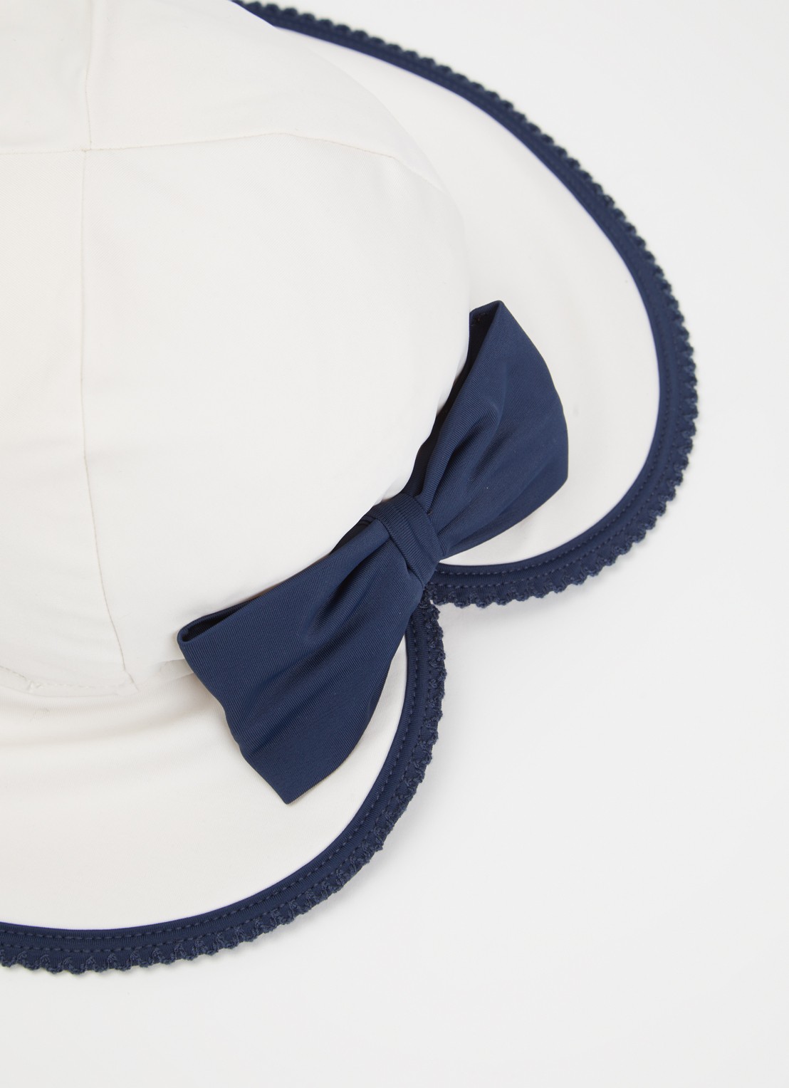Konges Sløjd Vilja zwem buckethad met print en strikdetail - detail 2 beige