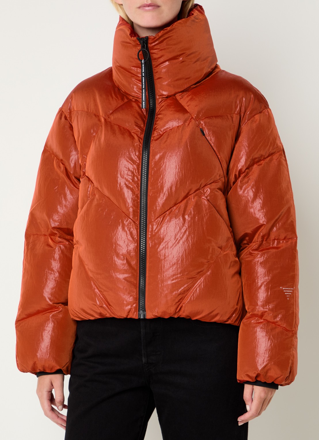 Krakatau Nebula puffer jack met glanzende finish - detail 4 oranjerood