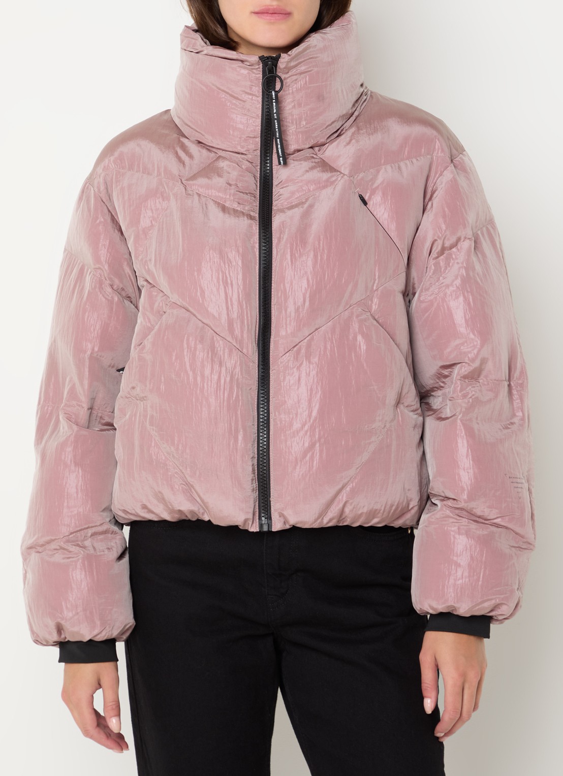 Krakatau Nebula puffer jack met ritszakken  - detail oudroze
