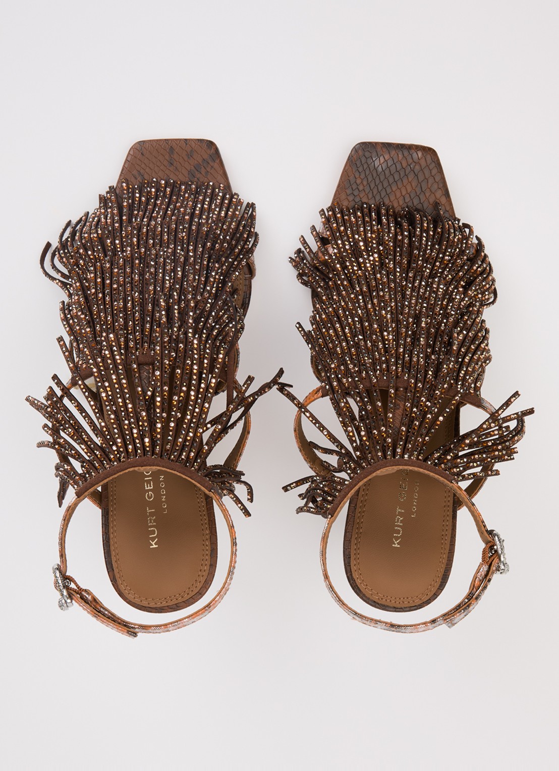 Kurt Geiger 90 sandalette met strass en franjes - detail 2 donkerbruin