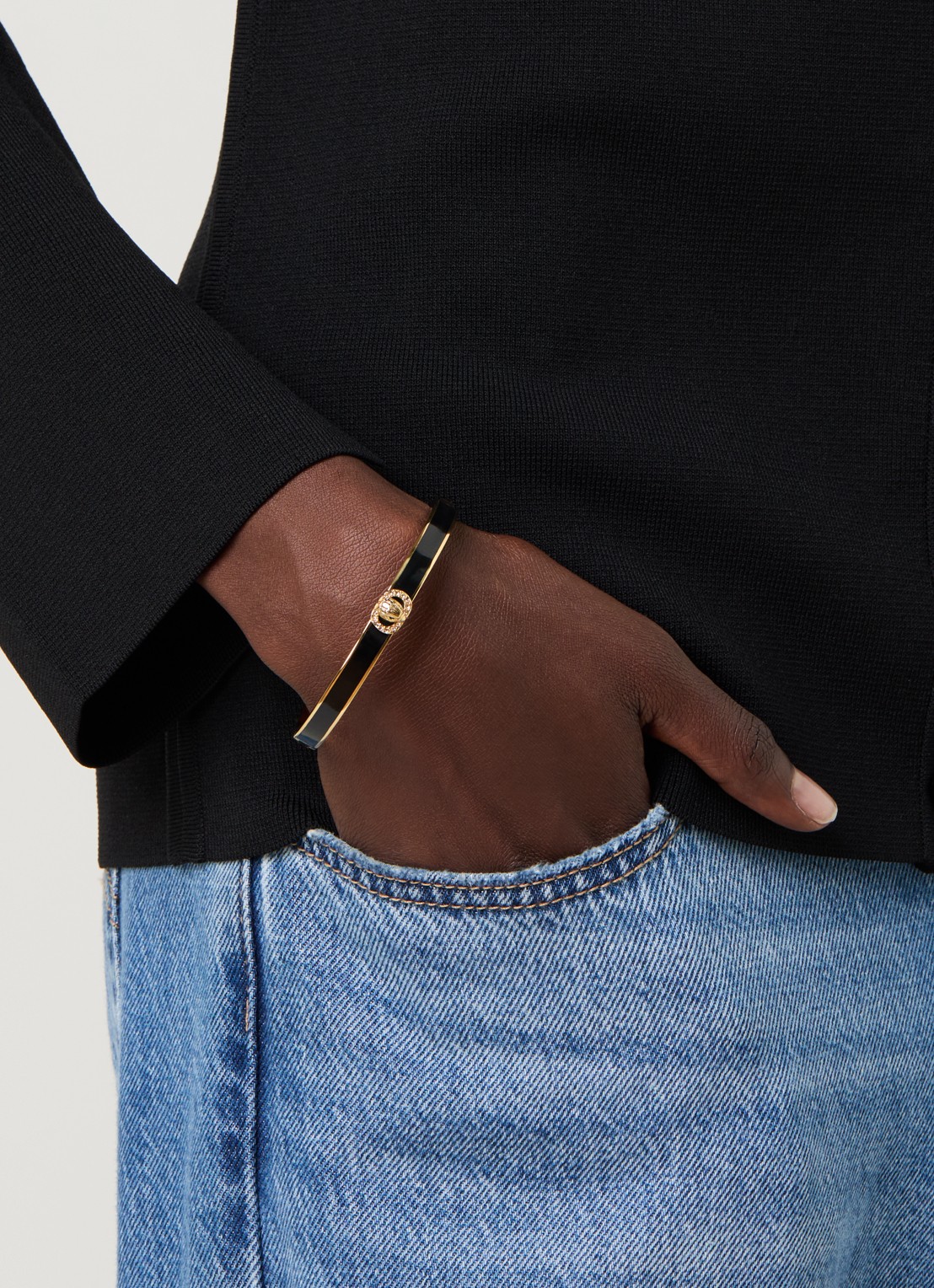 Kurt Geiger Chelsea bangle met kristal - voorkant 2 zwart