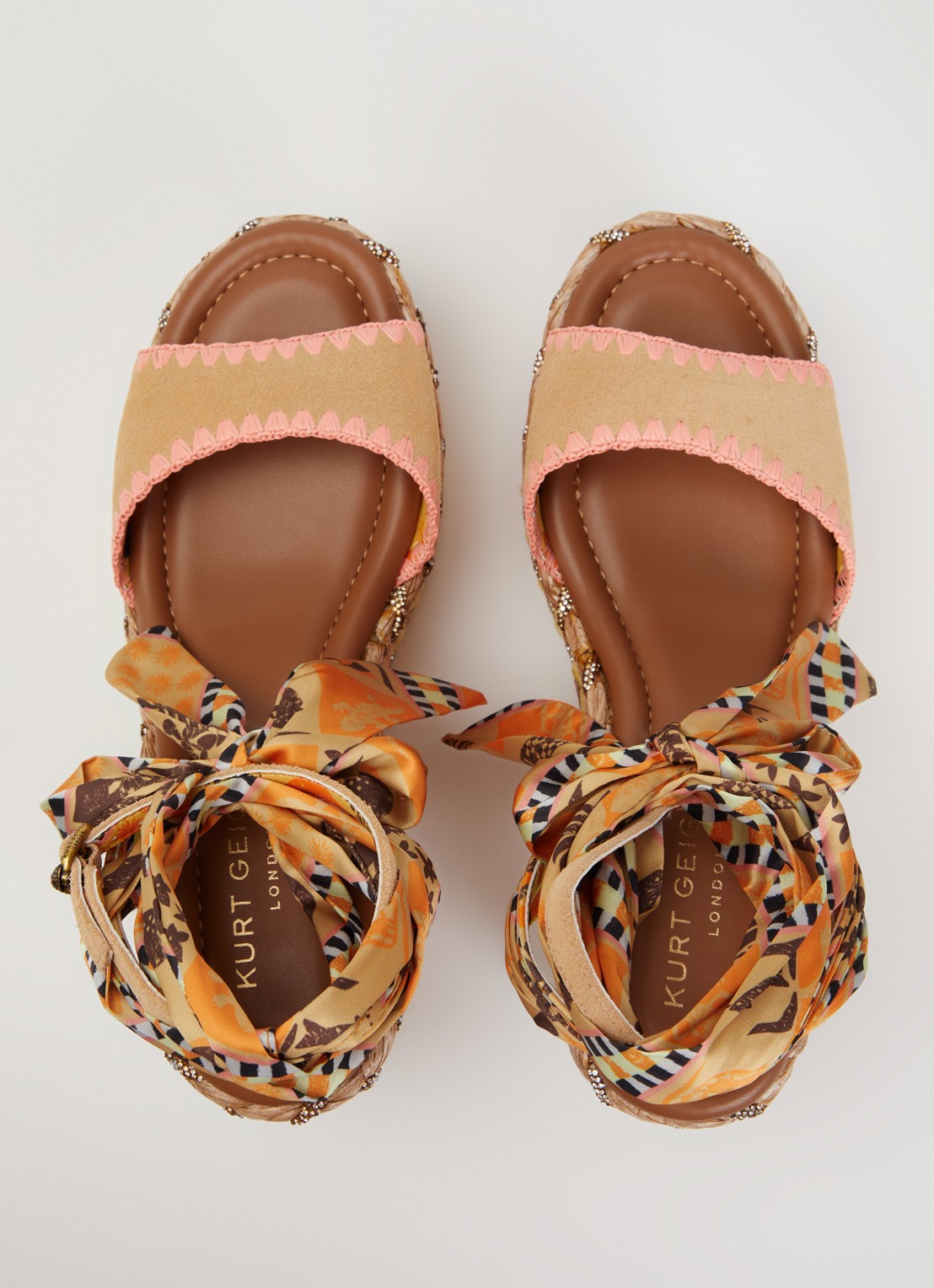 Kurt Geiger Chelsea Scarf sandalette van suède - detail 3 beige