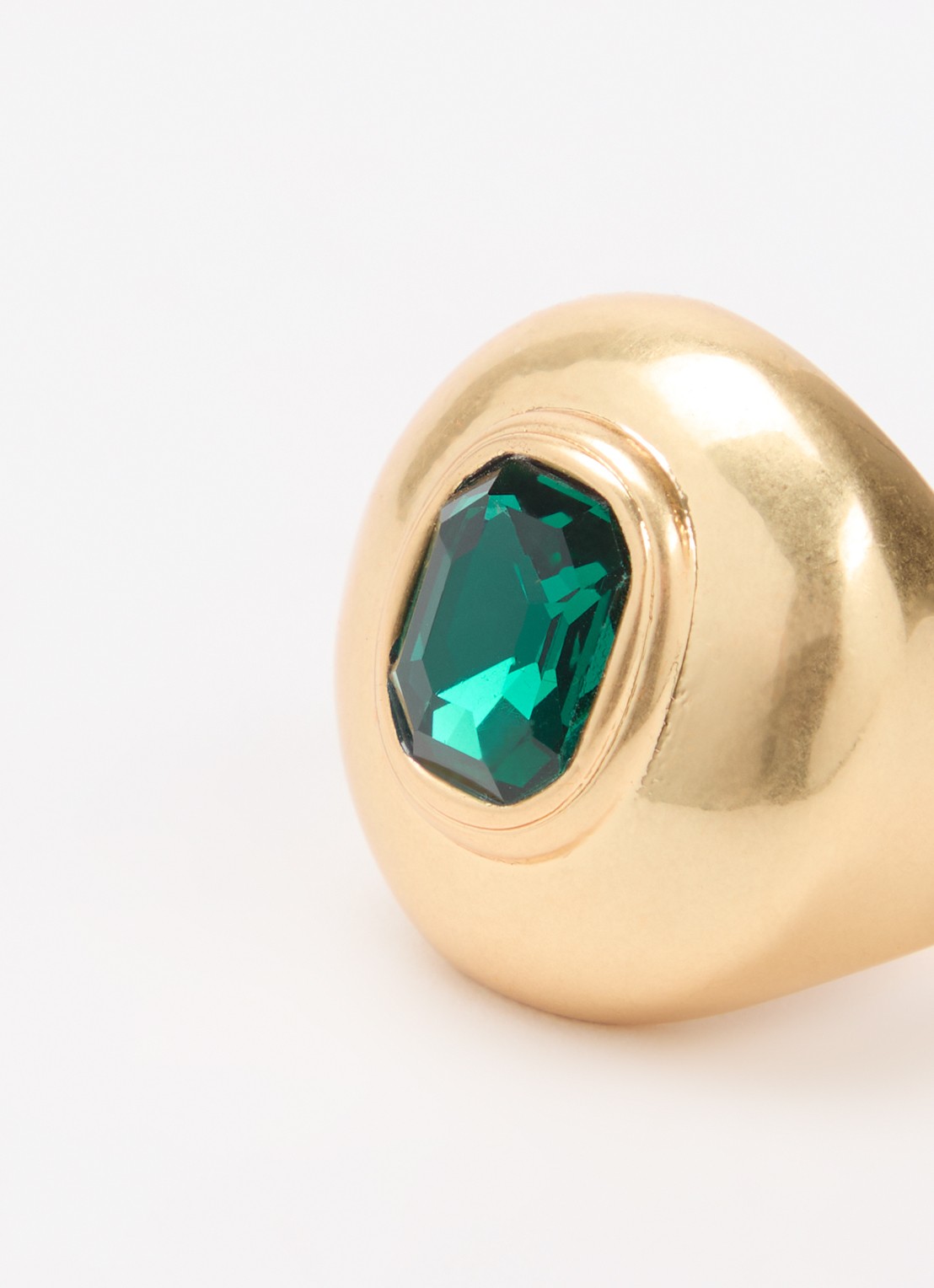 Kurt Geiger Emerald Dome ring met kristal - detail 3 goud
