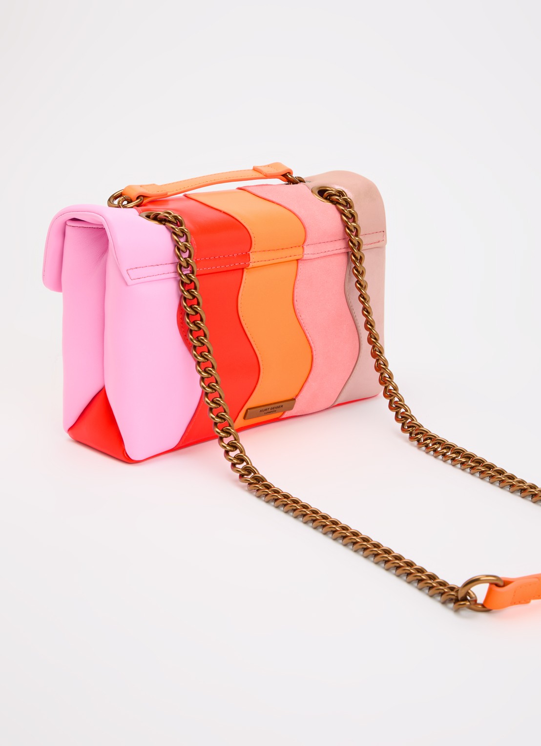 Kurt Geiger Kensington schoudertas van leer met suéde details  - achterkant 5 roze