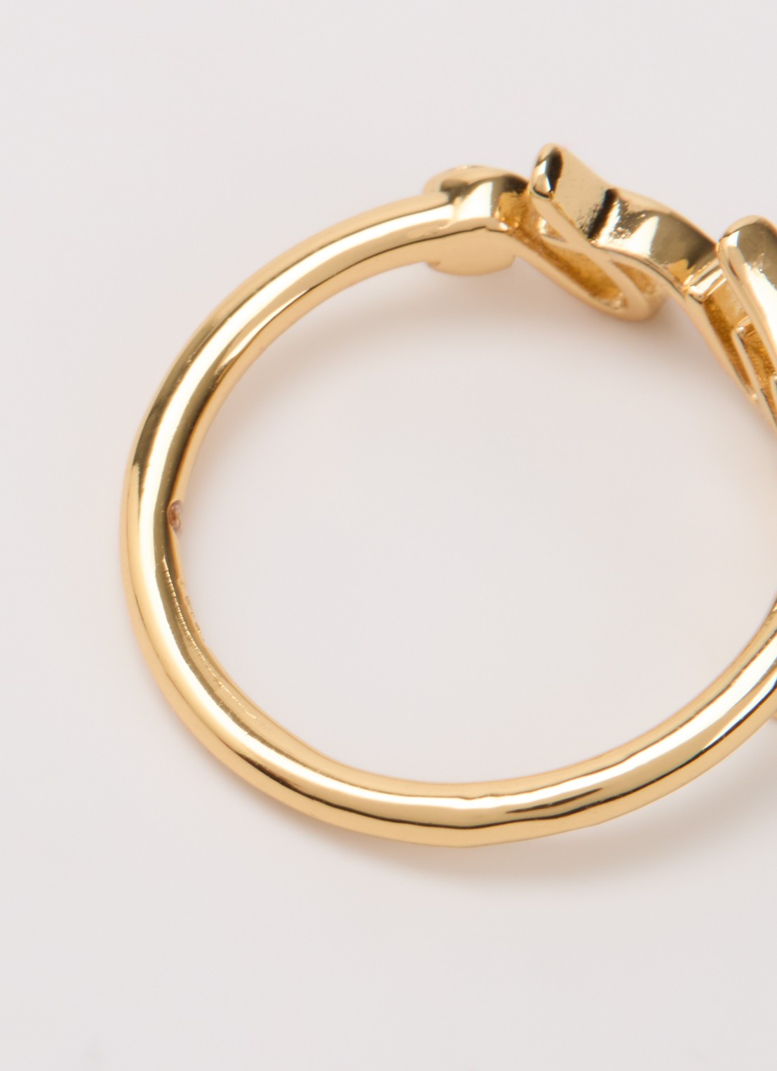 Kurt Geiger Kurt Script ring met kristal - detail 3 goud