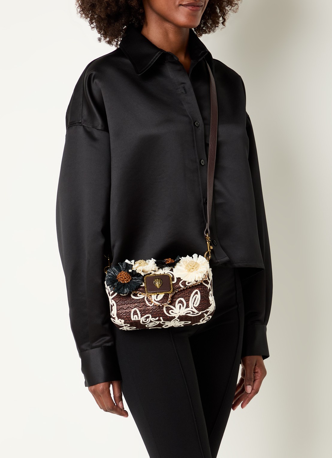 Kurt Geiger Mini pimlico flower schoudertas met afneembare schouderriem  - voorkant 7 donkerbruin