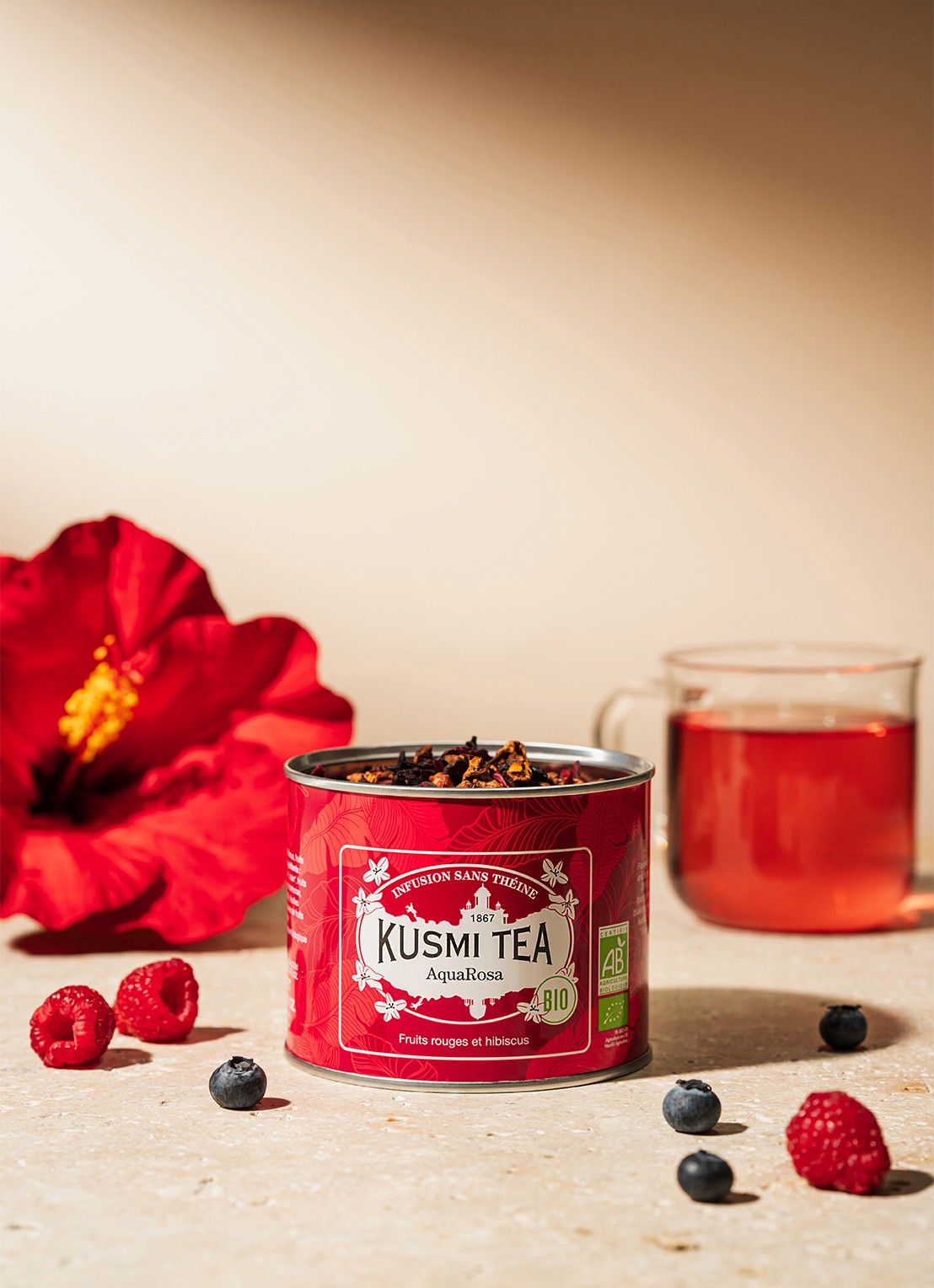 Kusmi Tea AquaRosa losse thee 100 gram - voorkant 2 donkerroze