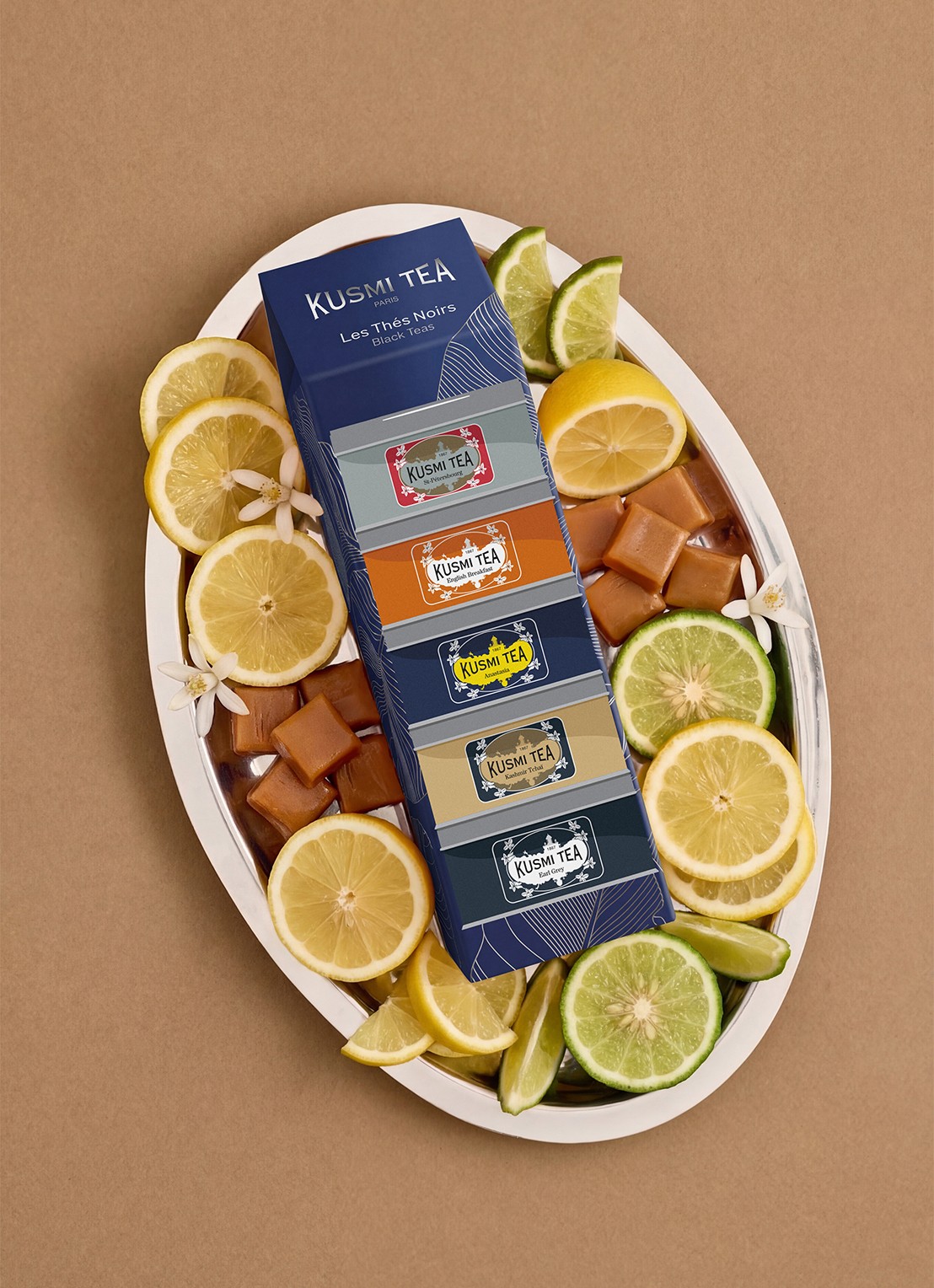 Kusmi Tea Black Teas losse thee 5 stuks in giftset - voorkant 4 beige
