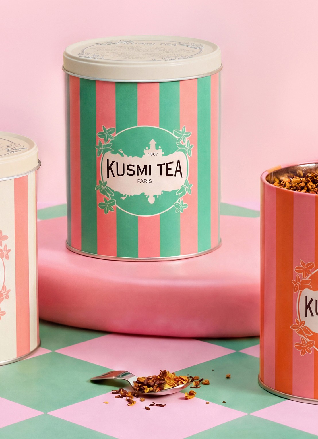 Kusmi Tea Theedoos 300 gram - voorkant 2 roze