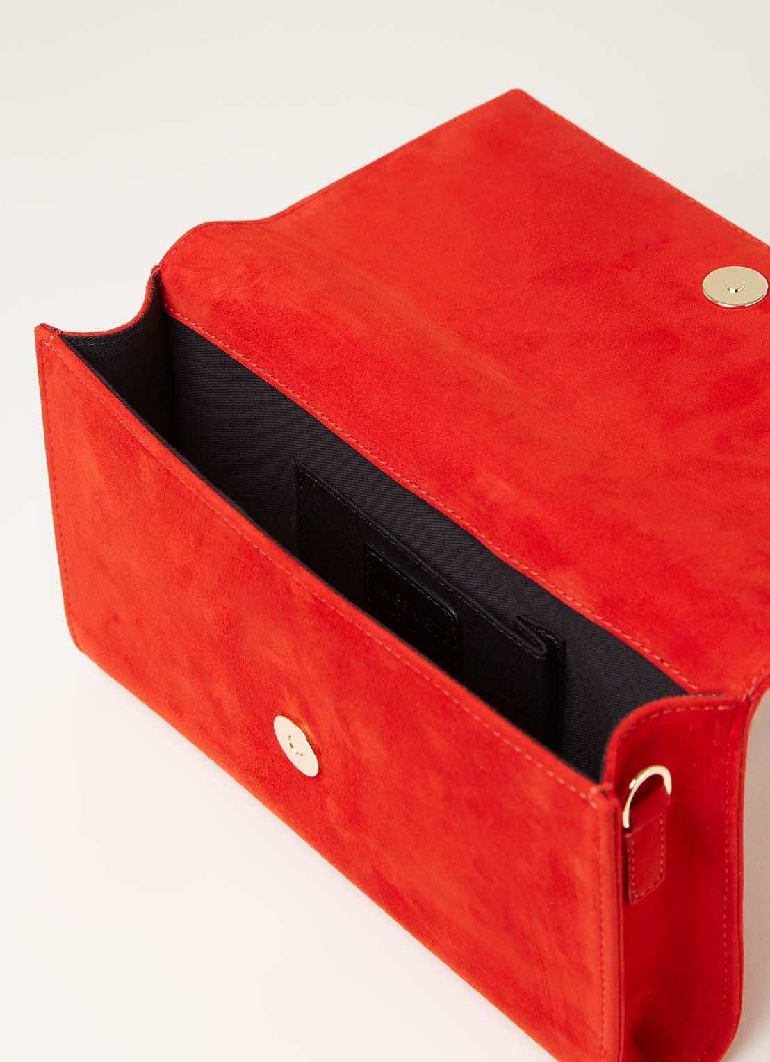 L.K.Bennett Dayana clutch van suède - detail rood