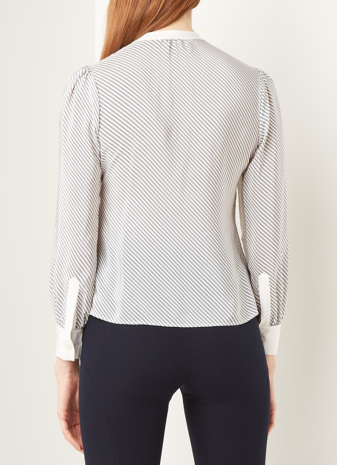 L.K.Bennett Georgia blouse van zijde met strikkraag en streepprint - achterkant gebroken wit