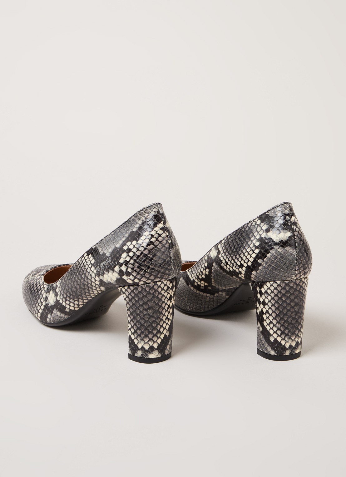 L.K.Bennett Winola pump van leer - detail bruin