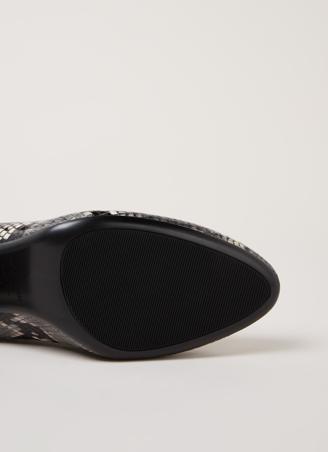 L.K.Bennett Winola pump van leer - detail 3 bruin