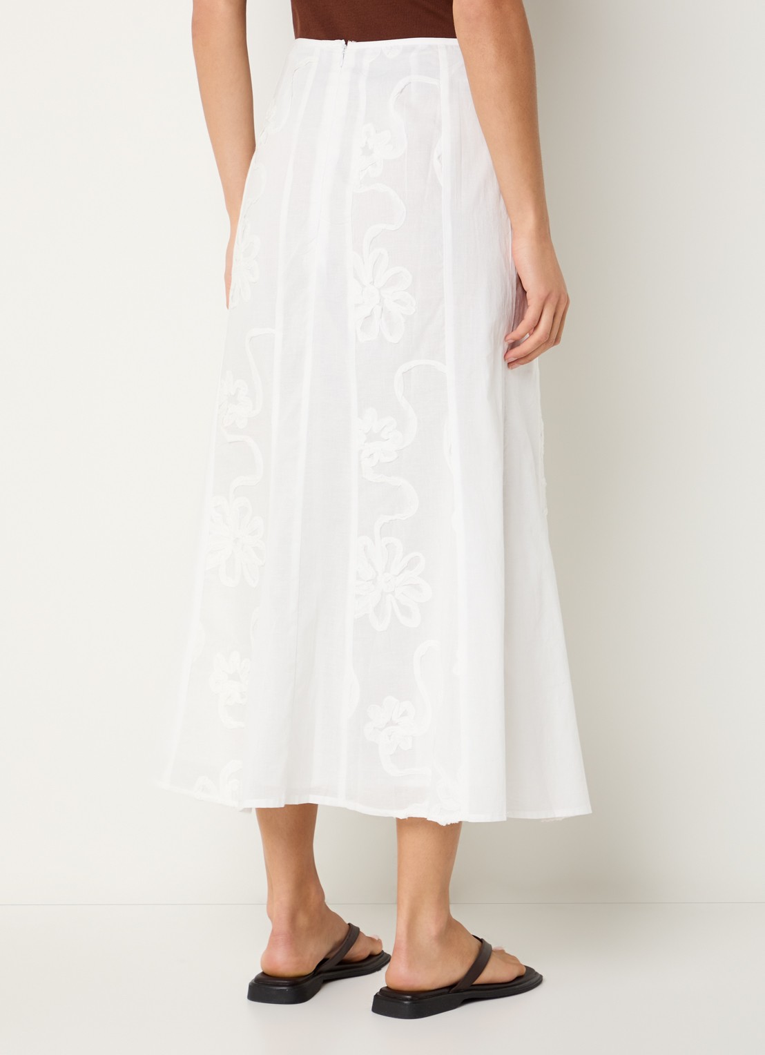 Laagam Lila midi rok met borduring en gestrikt detail - achterkant wit