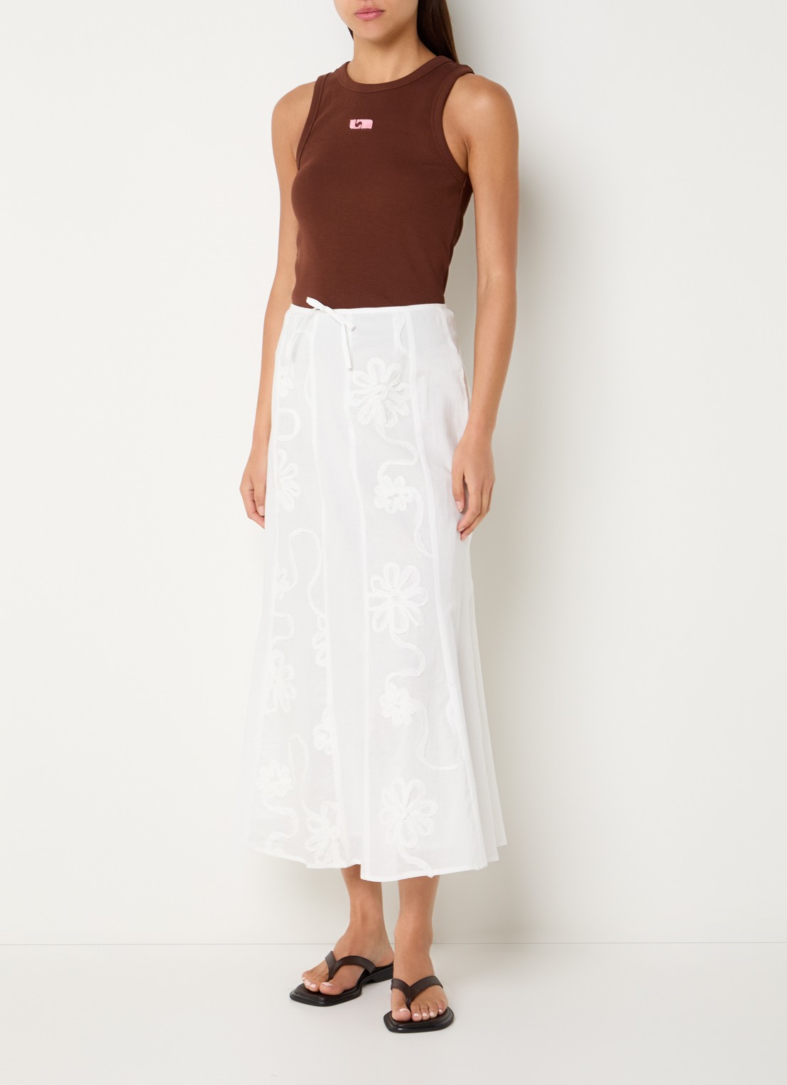 Laagam Lila midi rok met borduring en gestrikt detail - voorkant 4 wit
