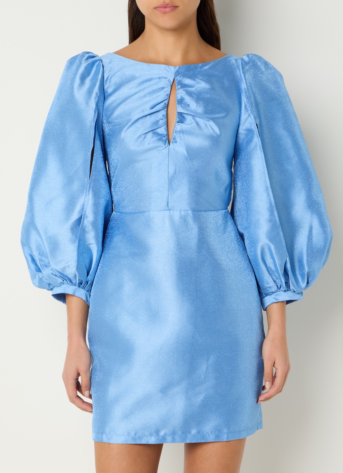 Laagam Liza mini jurk met cut-out detail en pofmouw - detail 3 blauwgrijs