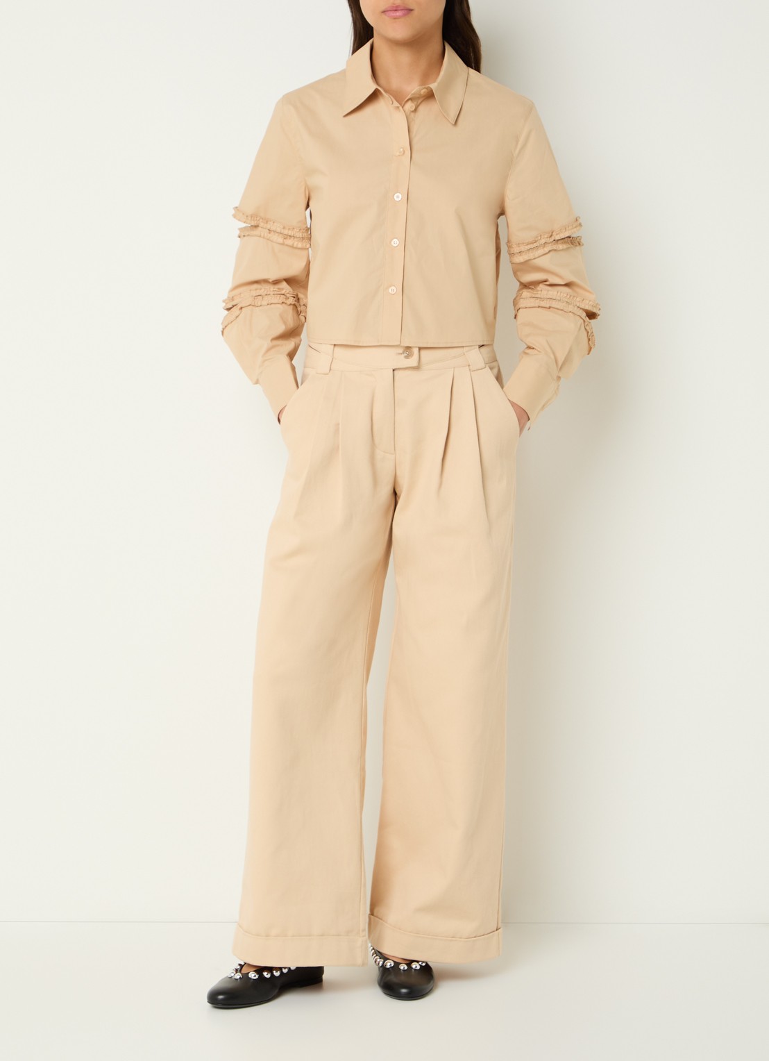 Laagam Muna blouse met pofmouw - voorkant 2 camel