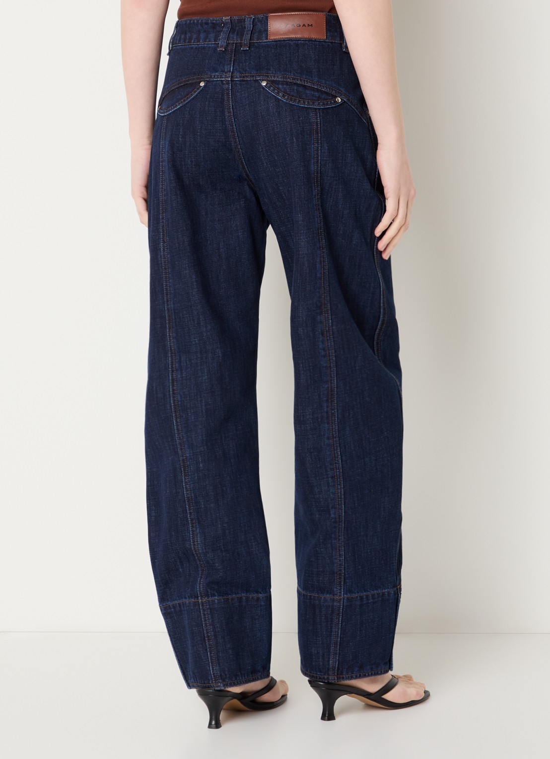Laagam Noho high waist balloon fit jeans met donkere wassing - achterkant indigo
