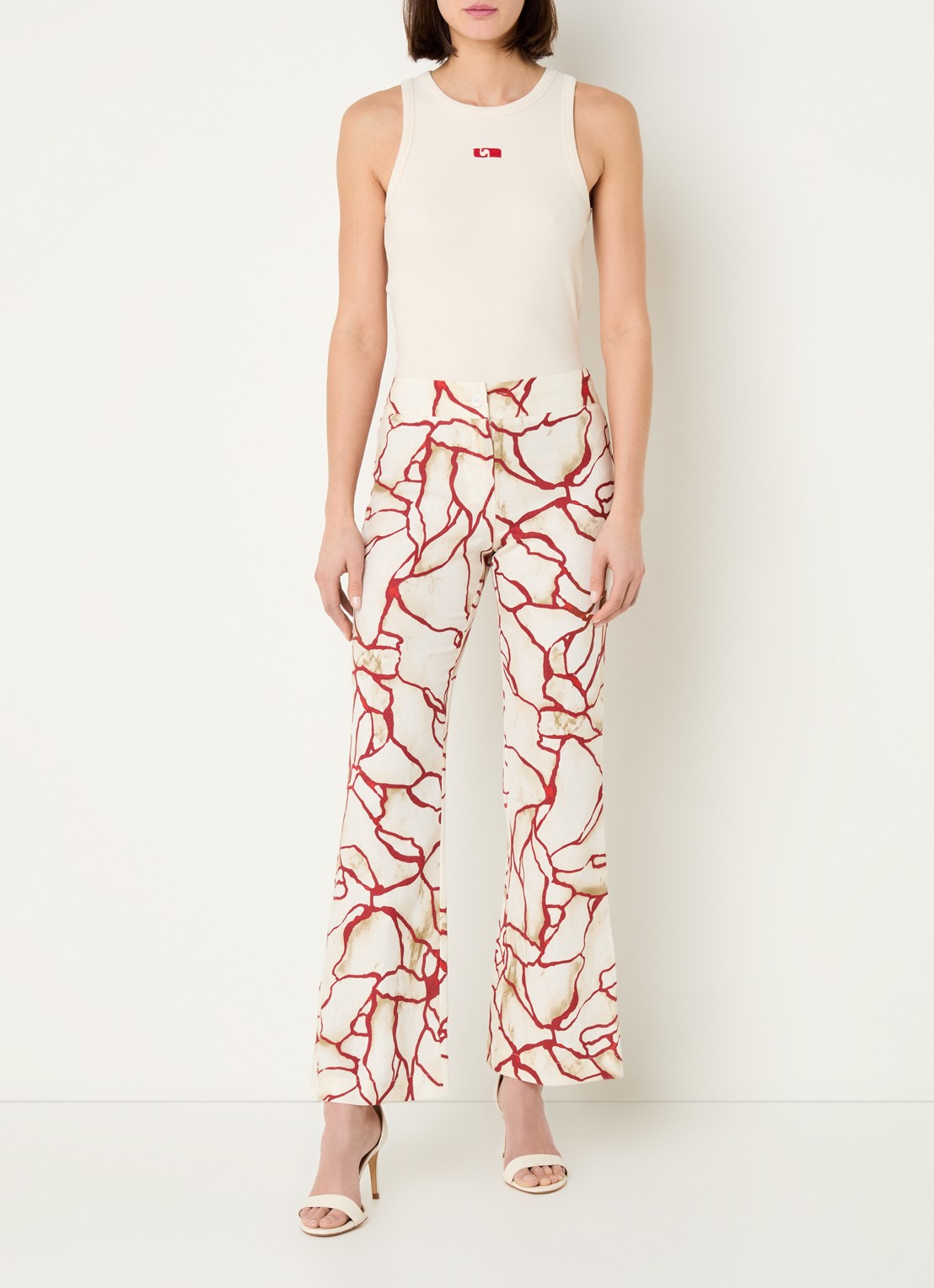 Laagam Ribgebreide tanktop met logoborduring - voorkant 3 beige