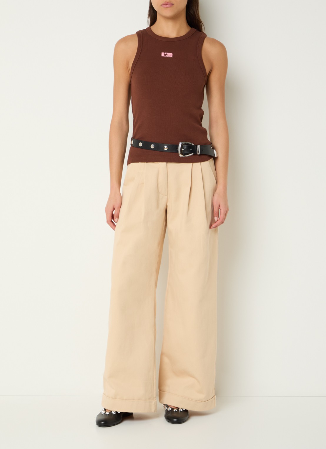 Laagam Smith high waist wide fit pantalon met steekzakken - voorkant 4 beige