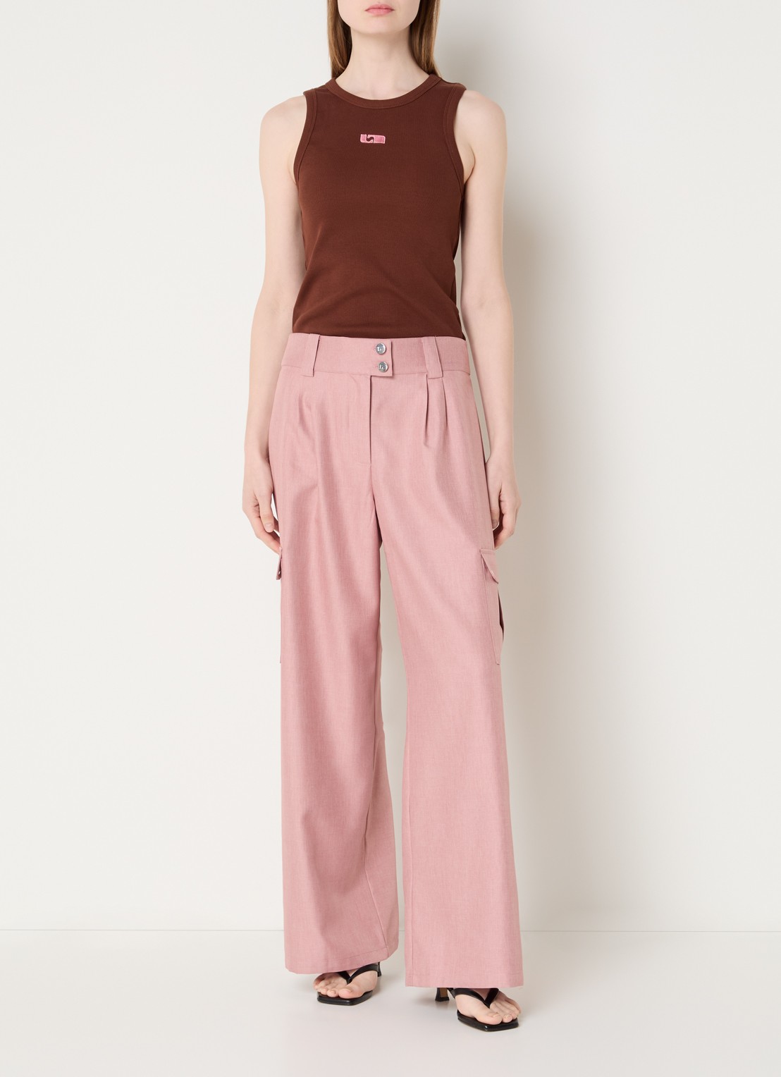 Laagam Tirsa high waist loose fit cargobroek met steekzakken - voorkant 3 roze