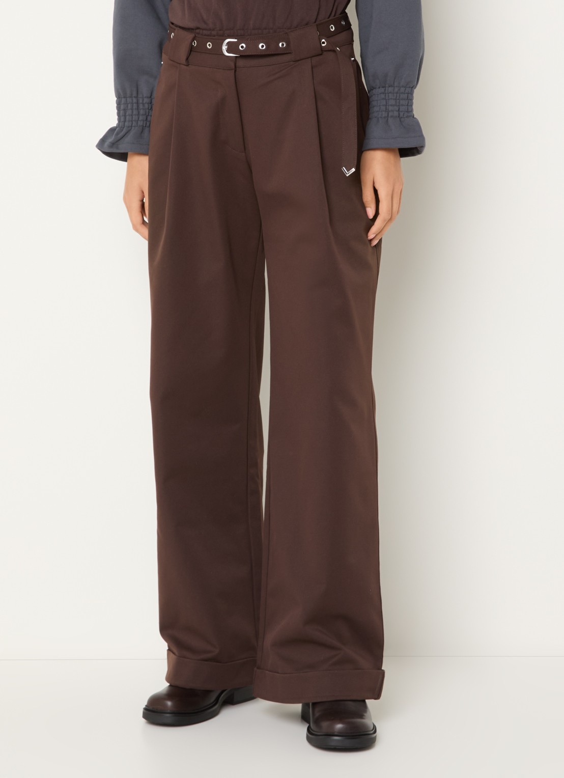 Laagam Valea high waist straight fit broek met steekzakken - detail 3 bruin