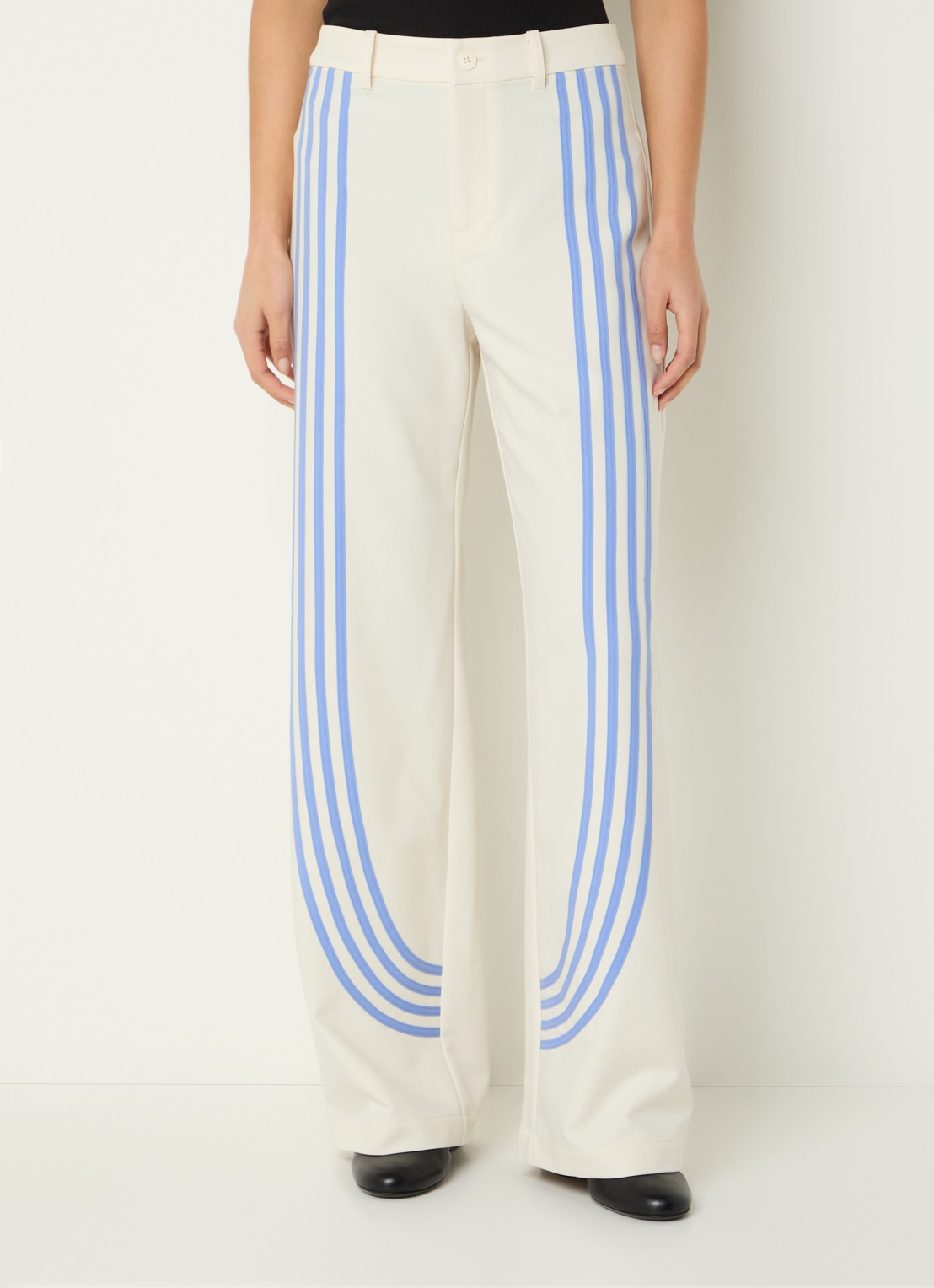 Laagam Zion straight fit pantalon met streepprint - detail gebroken wit