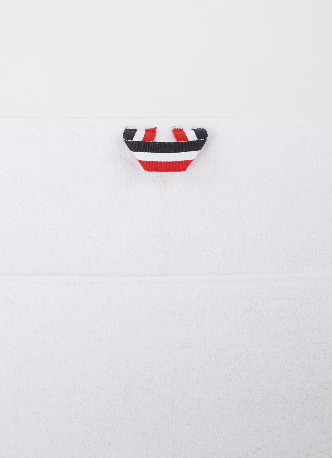 Lacoste L Casual badhanddoek - 450 gr/m² - 55 x 100 cm - detail 2 wit