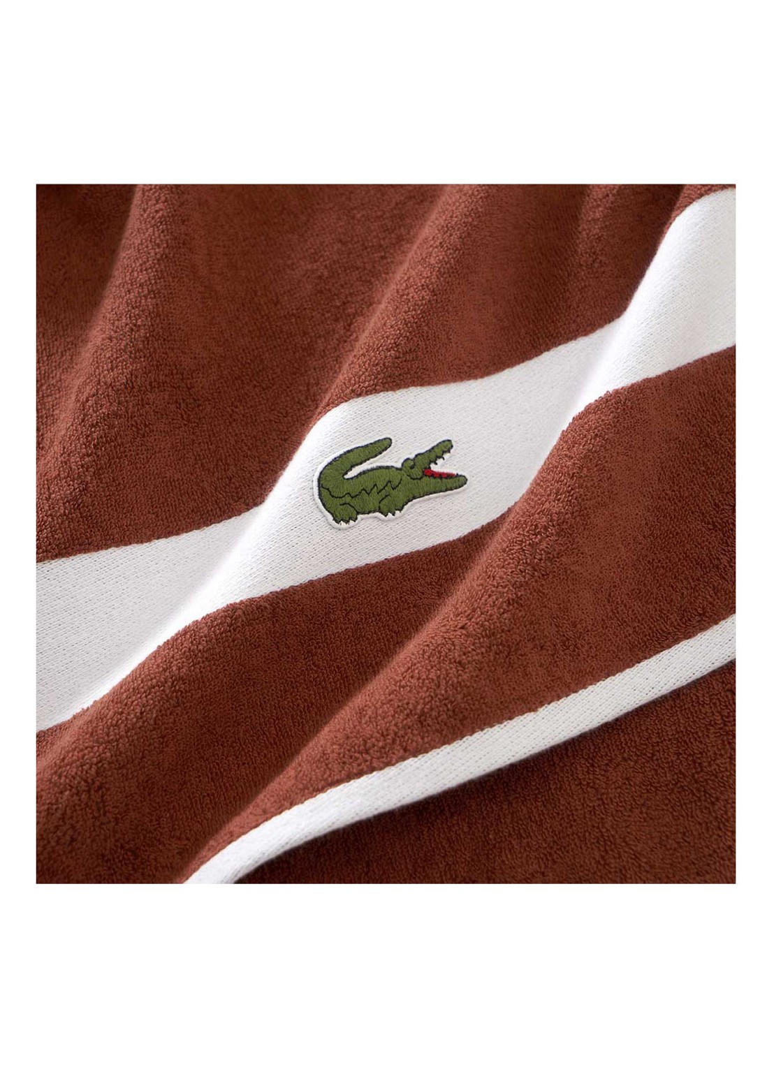 Lacoste L Casual badhanddoek - 450 gr/m² - 55 x 100 cm - detail roestbruin