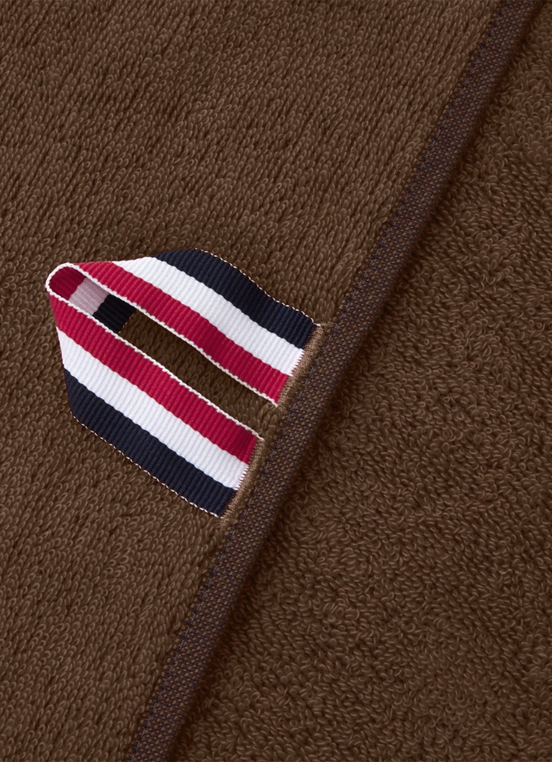 Lacoste L Casual badlaken - 450 gr/m2 - 90 x 150 cm - detail 3 bruin