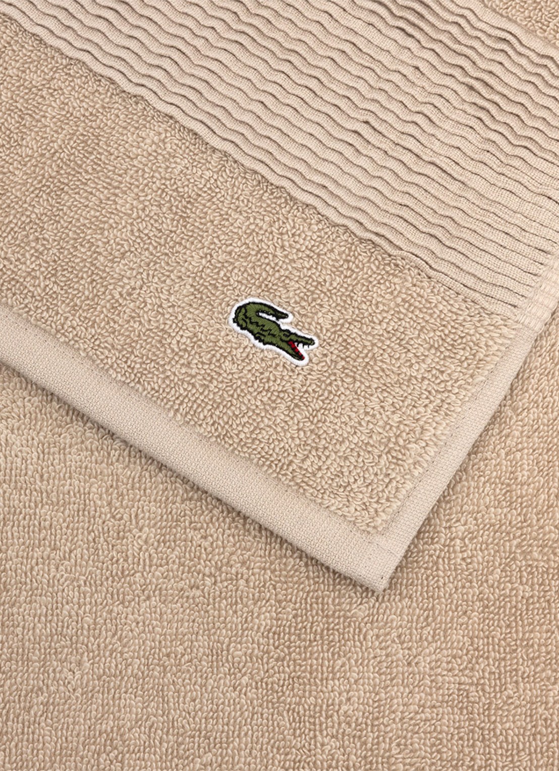 Lacoste L Lecroco badlaken - 600 gr/m2 -  70 x 140 cm - voorkant 3 creme