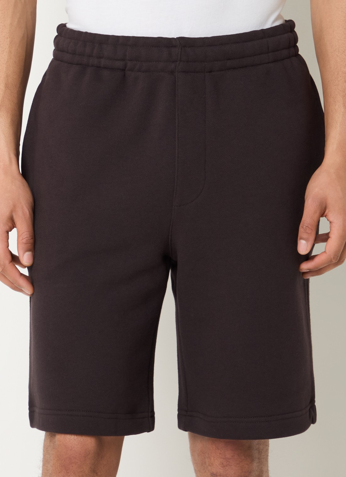 Lacoste Straight fit korte joggingbroek met logo en steekzakken - detail 5 donkerbruin