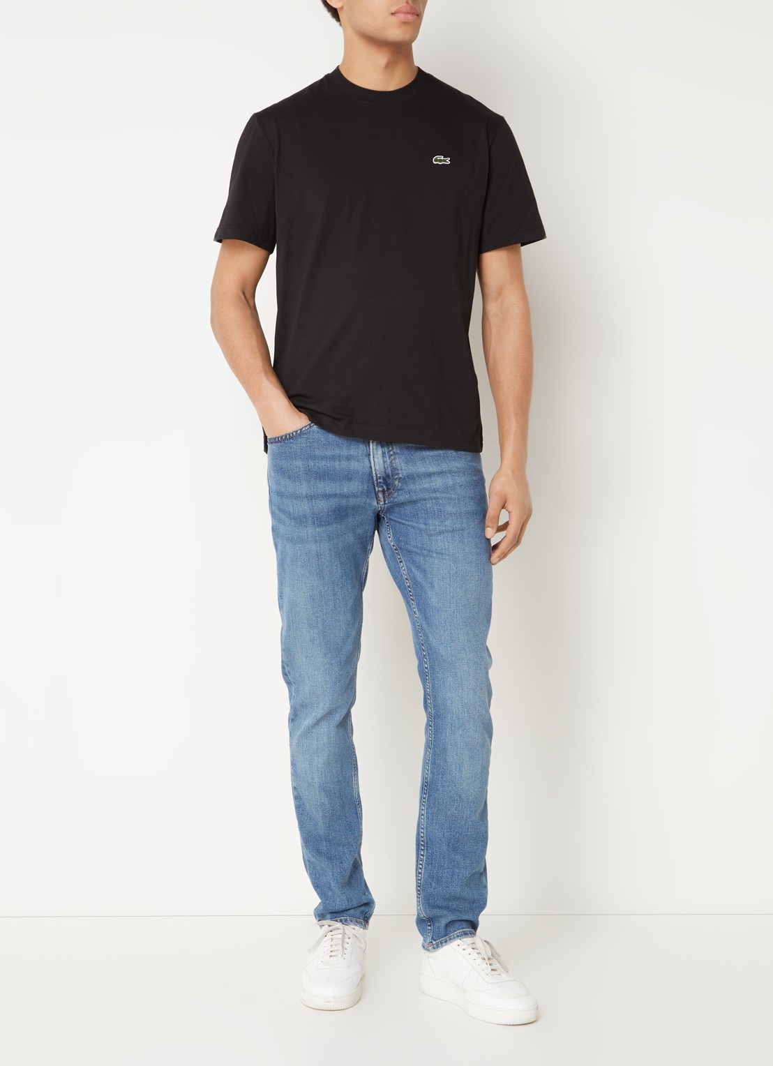 Lacoste T-shirt met logoborduring  - voorkant 2 zwart