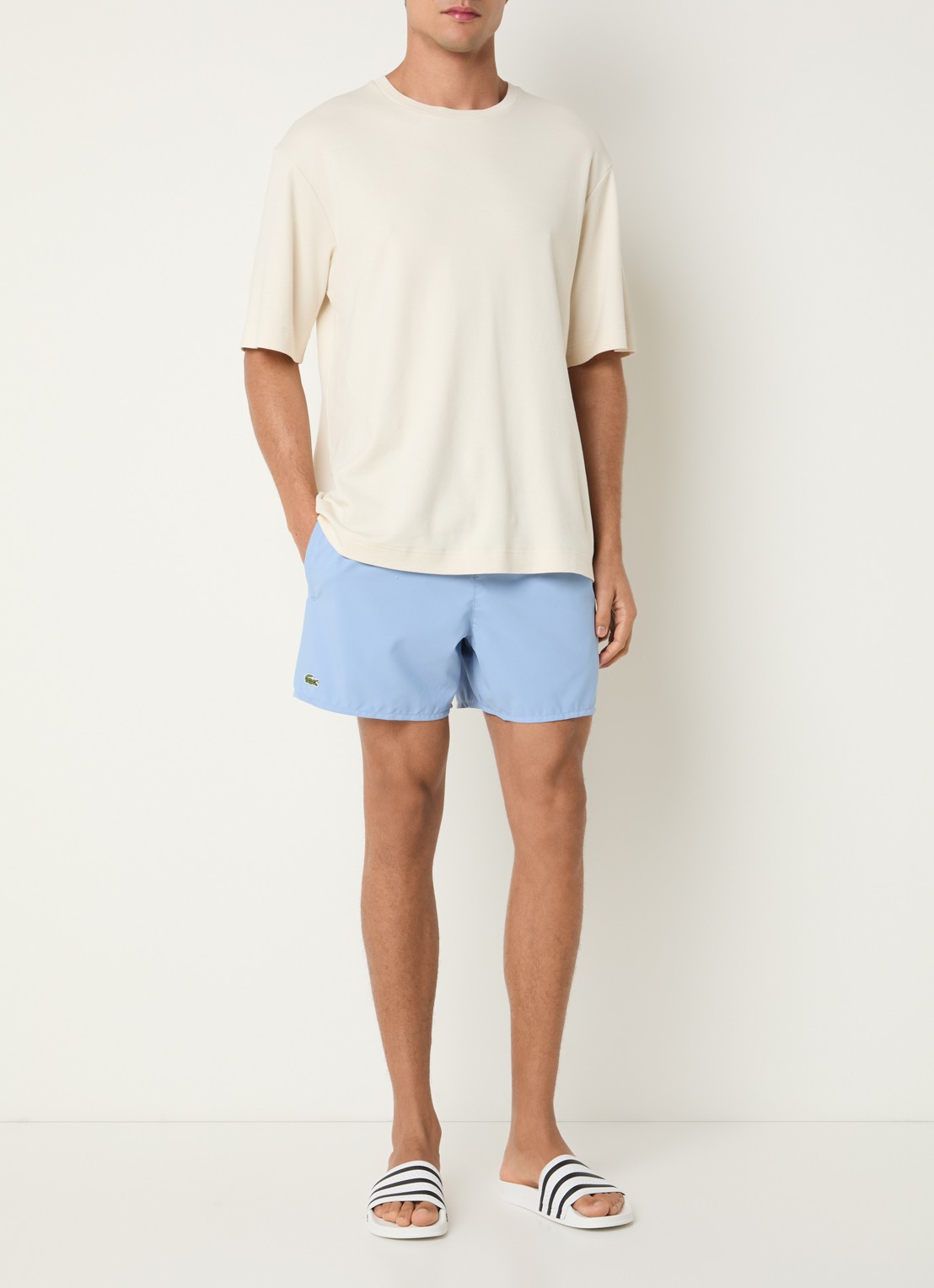 Lacoste Uni zwemshorts met logo en steekzakken - voorkant 2 lichtblauw
