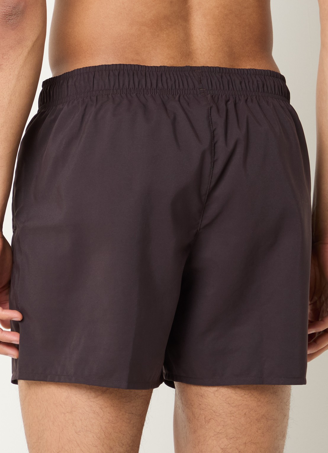 Lacoste Uni zwemshorts met logo en steekzakken - achterkant donkerbruin