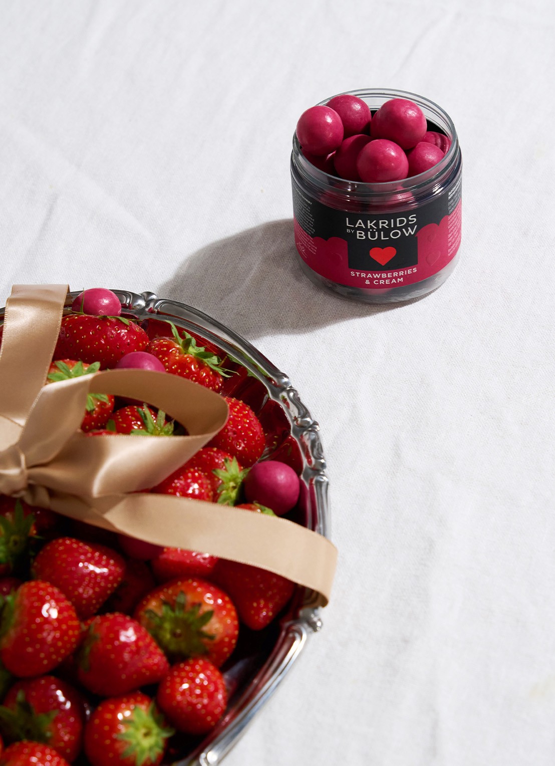 Lakrids by Bülow Regular Strawberries & Cream drop met chocolade 270 gram - voorkant 2 undefined