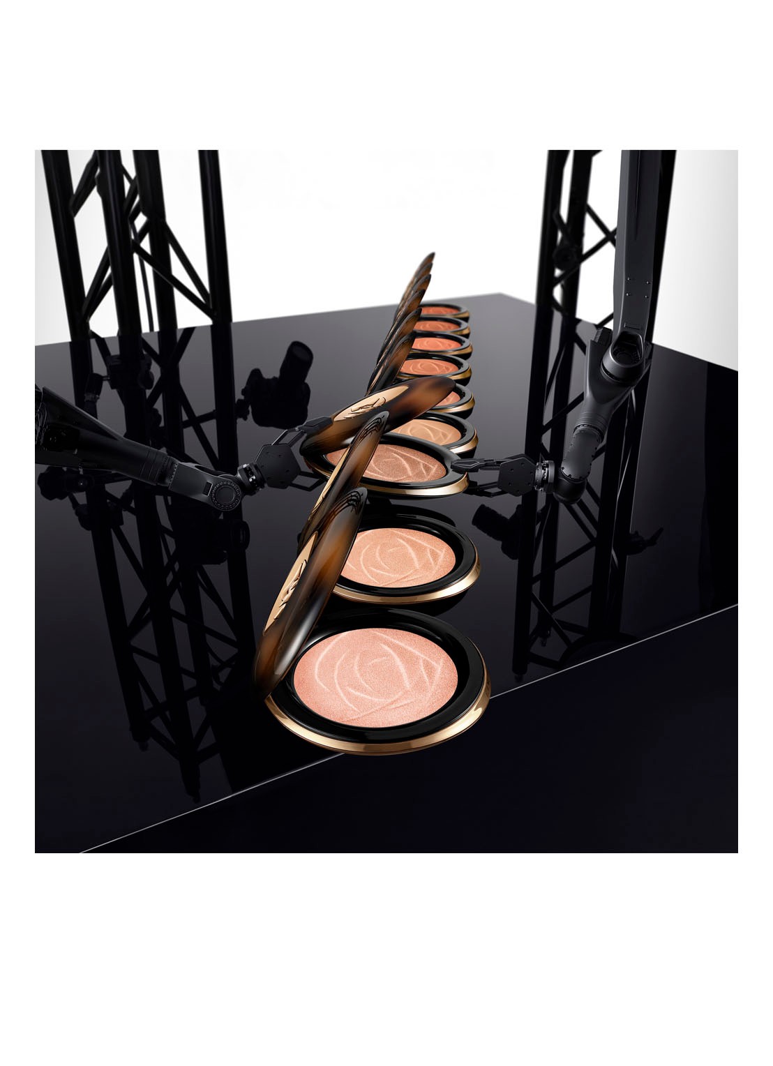 Lancôme Teint Idole Ultra Wear C.E. Skin Transforming Bronzer - detail 5 05 tan