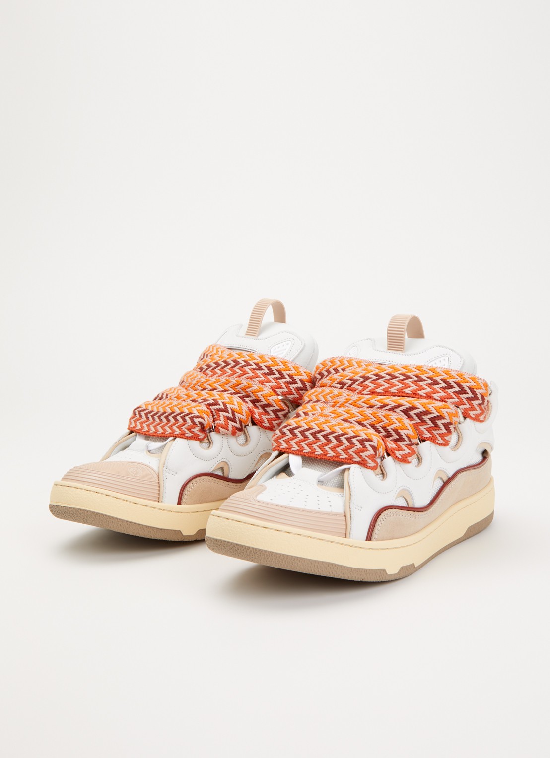Lanvin Curb sneaker van kalfsleer met suède details - detail 4 abrikoos