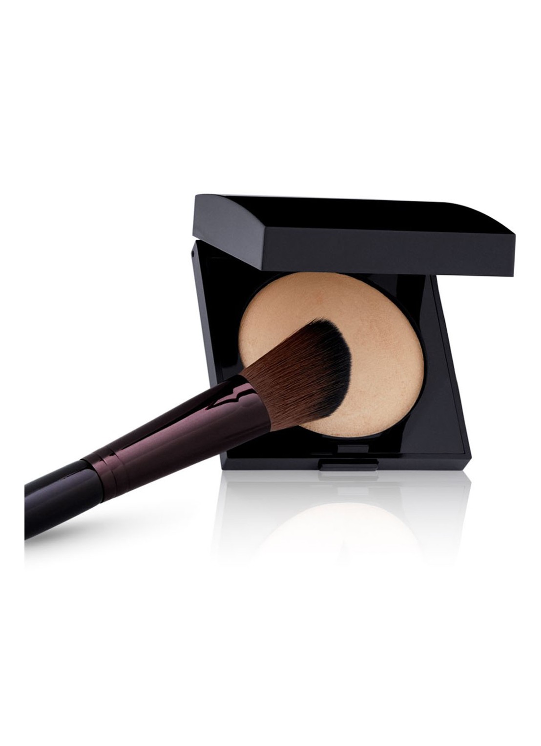 Laura Mercier Angled Cheek Brush - highlight- & contourkwast - voorkant 3 bordeauxrood