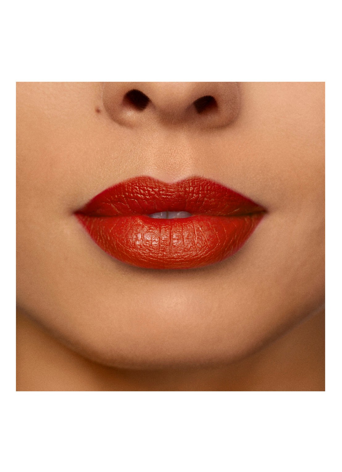Laura Mercier Rouge Essentiel Silky Crème Lipstick - voorkant 4 coral vif