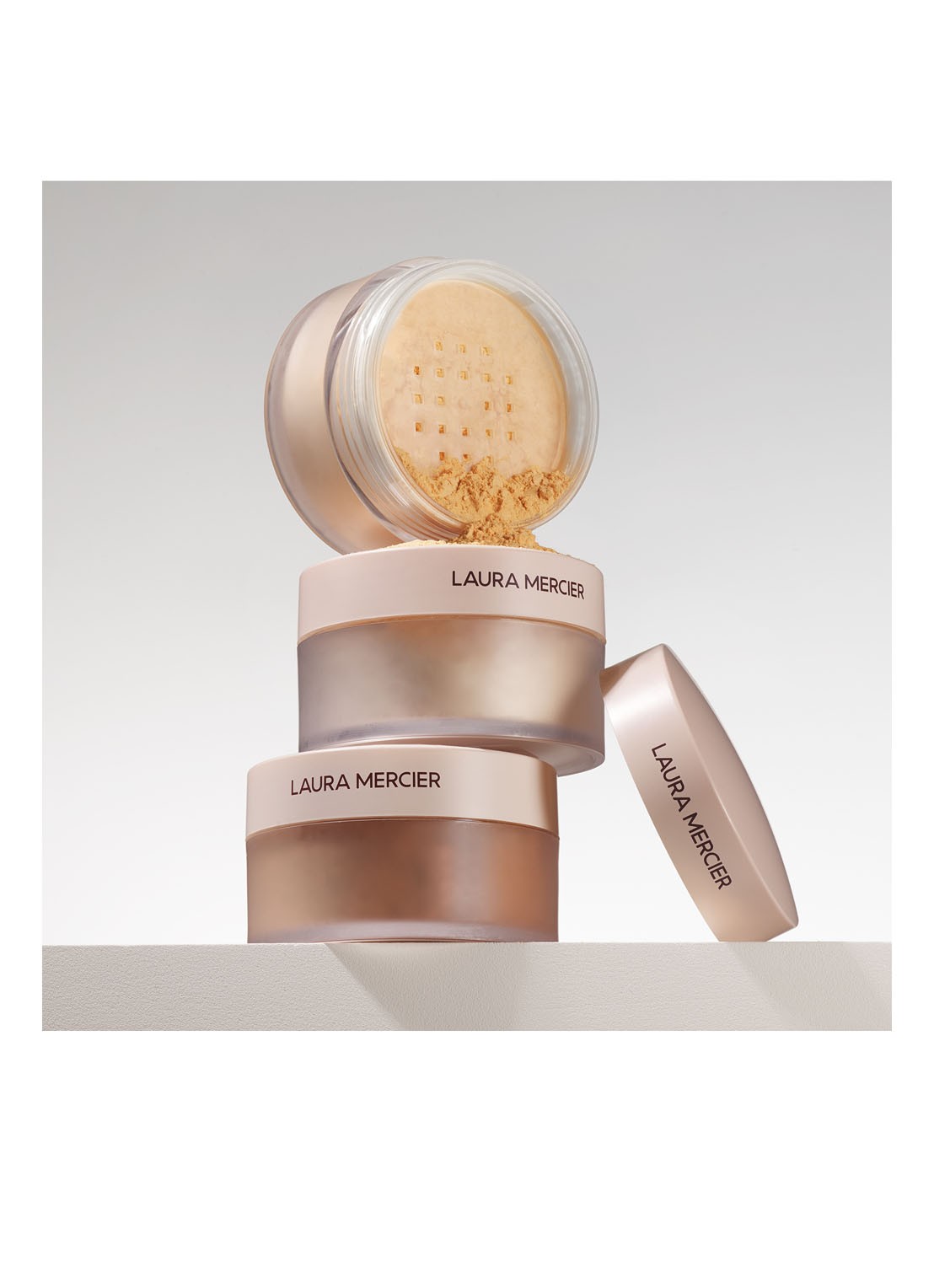 Laura Mercier Translucent Loose Setting Powder Ultra Blur - losse poeder - detail 6 translucent