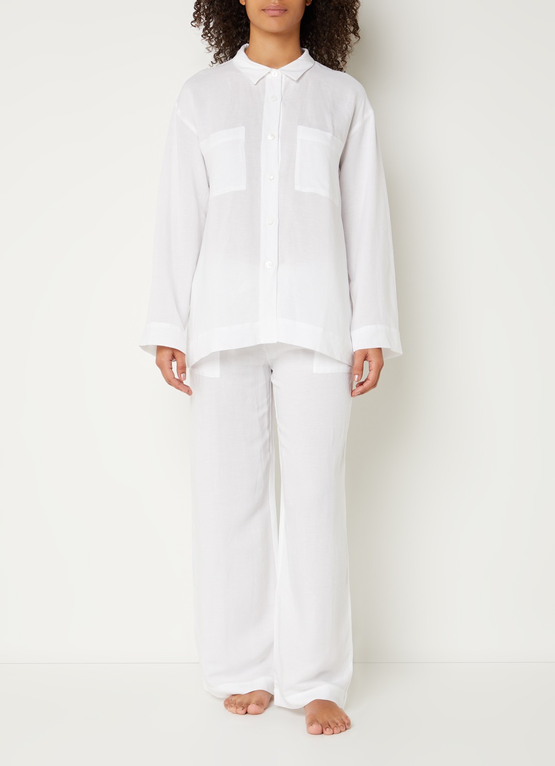 Laurence Tavernier Maldives pyjamaset in linnenblend  - detail wit