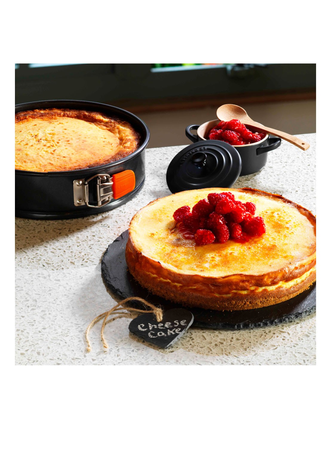 Le Creuset Anti-aanbak springvorm 26 cm - detail 4 zwart
