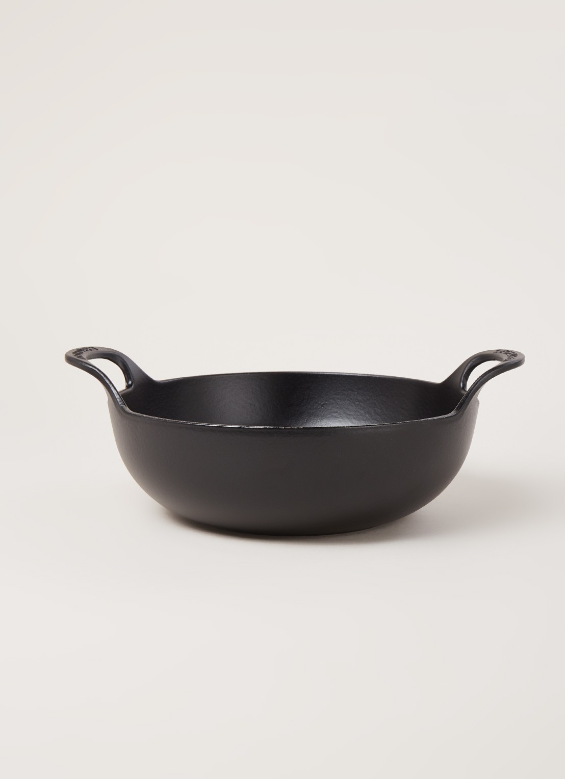 Le Creuset Baltidish braadpan 24 cm - voorkant 2 mat zwart / zwart