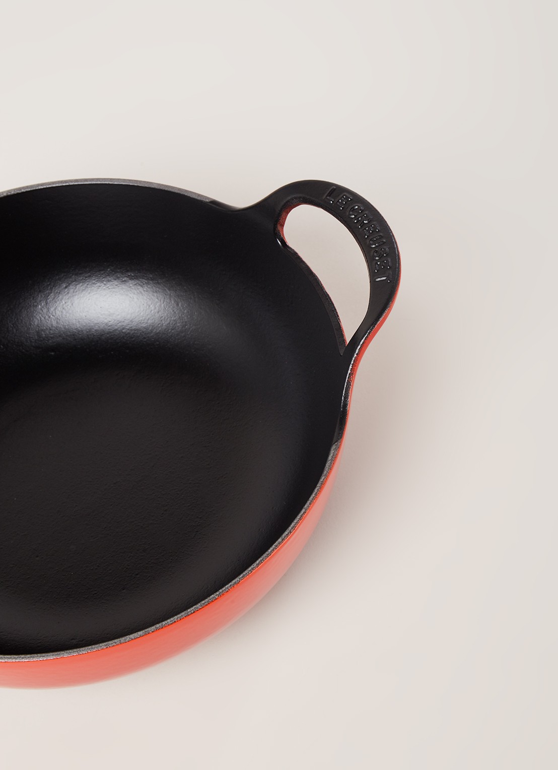 Le Creuset Baltidish braadpan Ø24 cm - detail kersenrood / rood