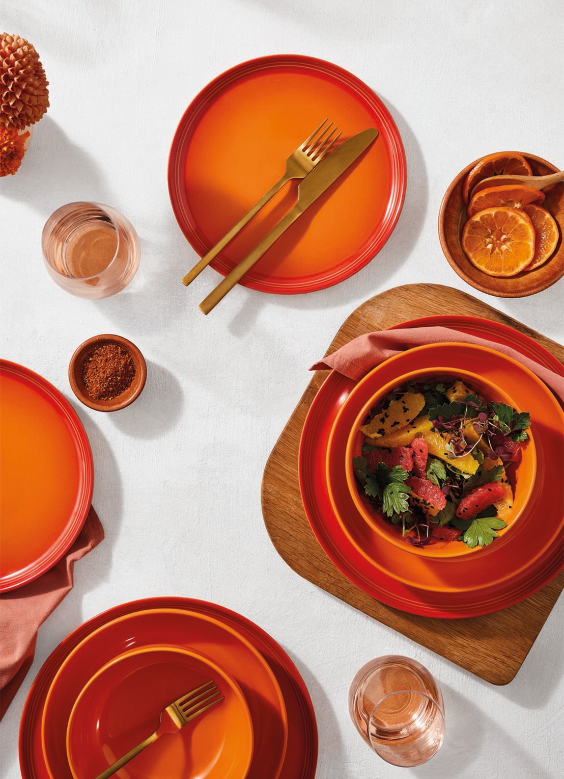 Le Creuset Diep bord 22 cm - detail 2 oranjerood