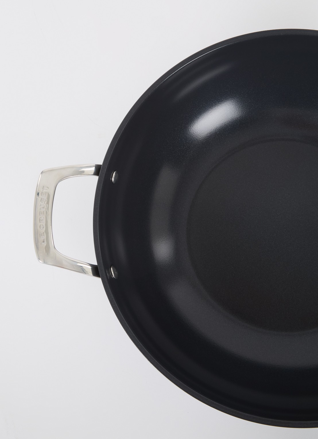 Le Creuset Essential Non-Stick Ceramic wokpan Ø32 cm - voorkant 2 zwart