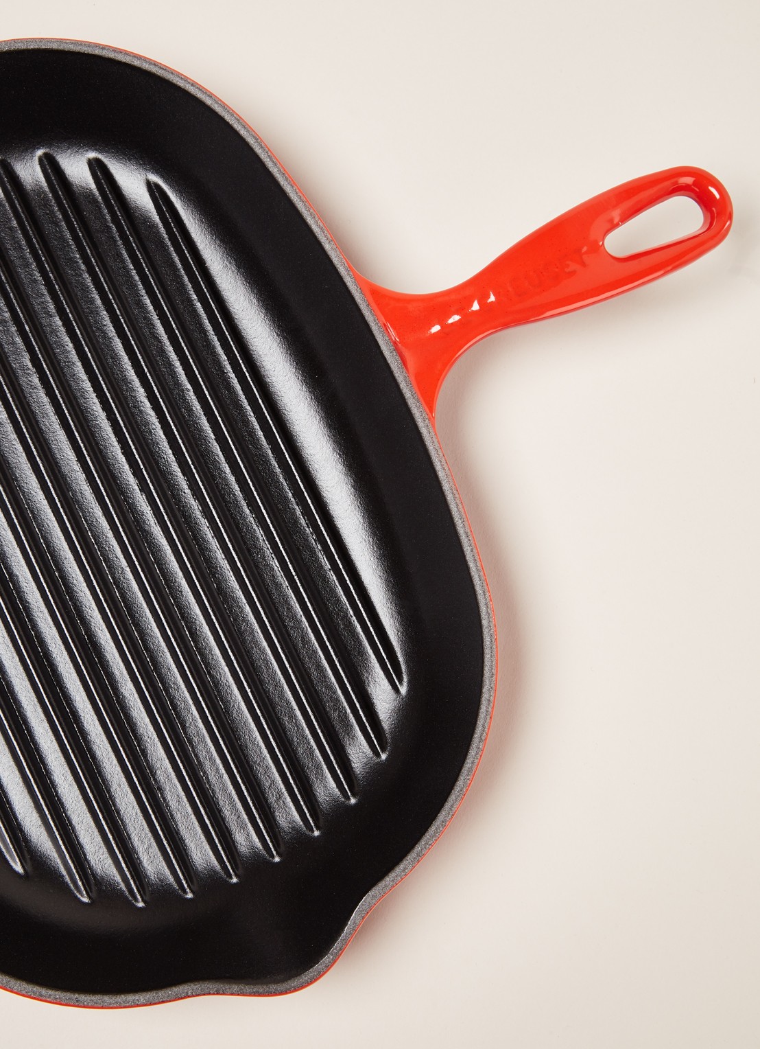 Le Creuset Grillpan ovaal 32 cm  - detail kersenrood / rood