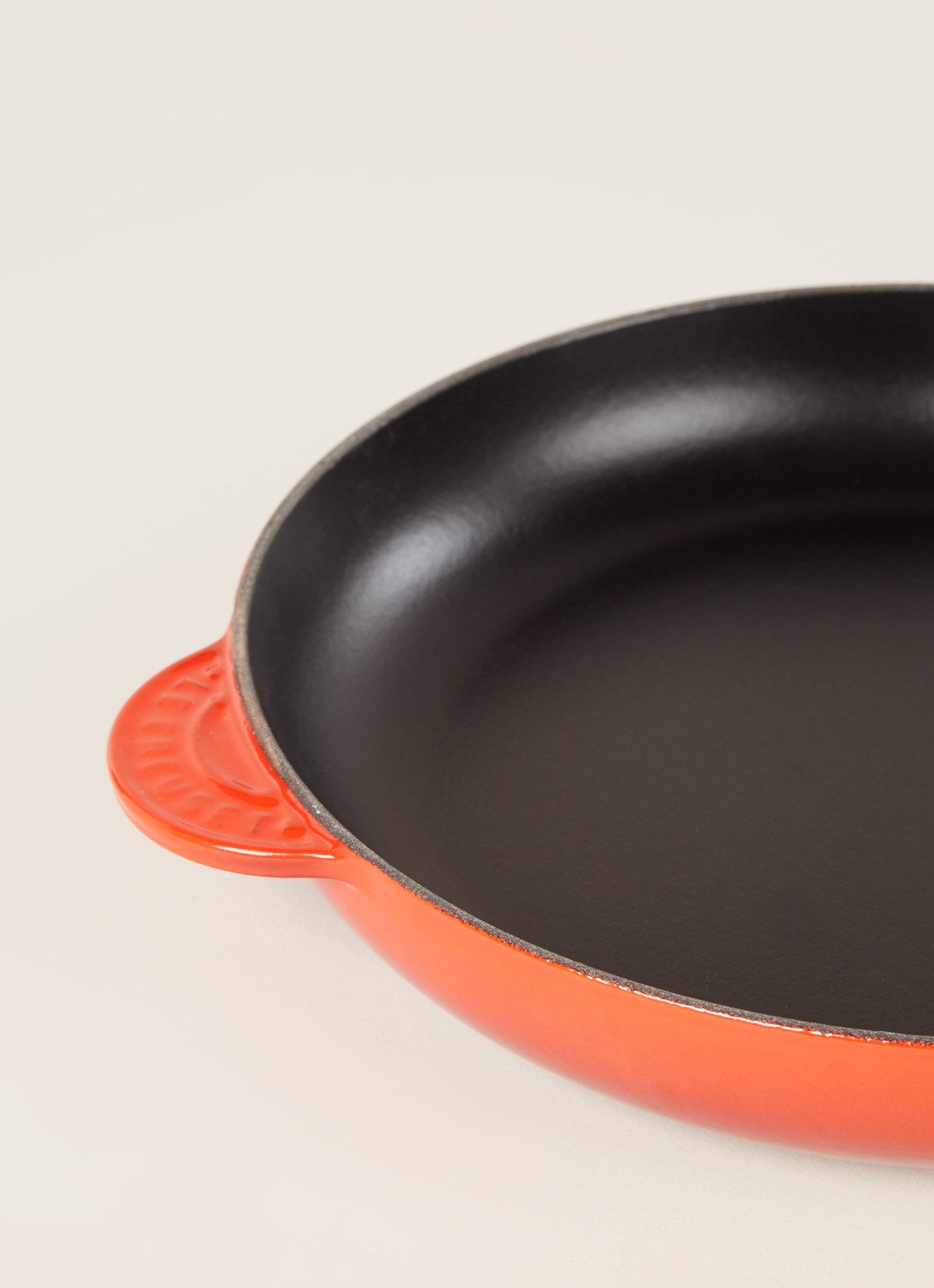 Le Creuset Koekenpan 26 cm  - detail kersenrood / rood