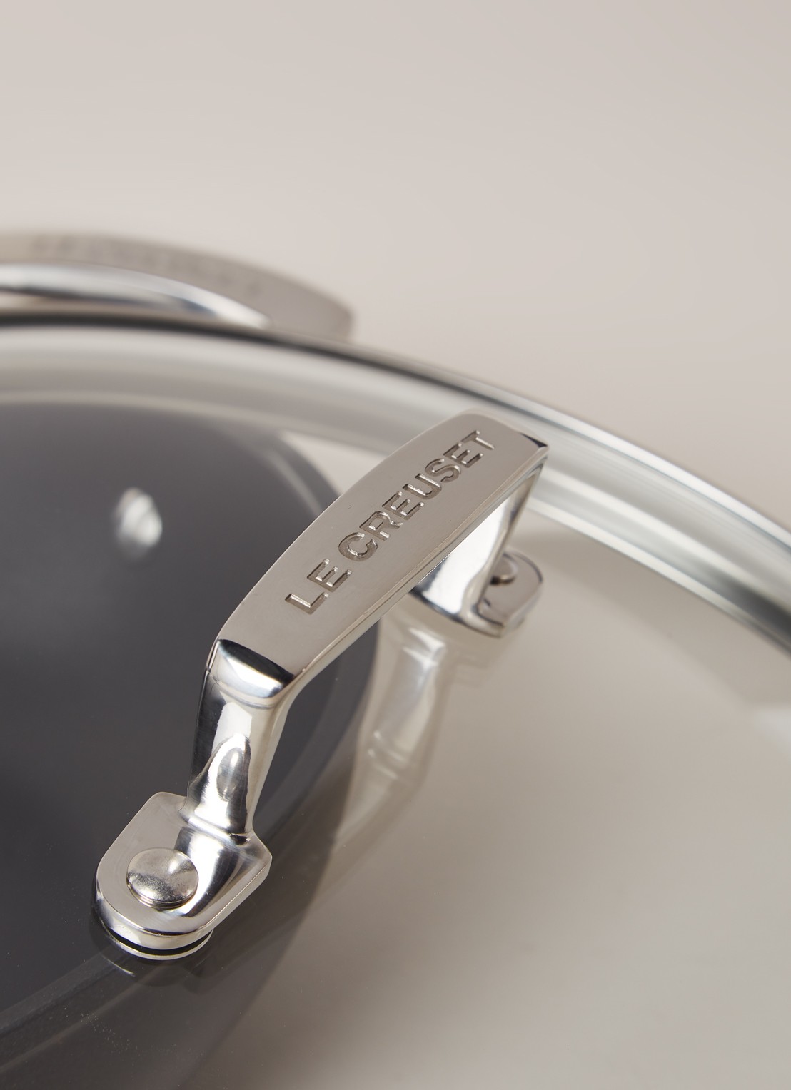 Le Creuset Les Forgées sauteerpan Ø26 cm - detail 3 zwart